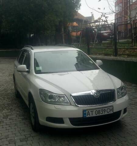 Белый Шкода Октавия, объемом двигателя 1.6 л и пробегом 210 тыс. км за 8700 $, фото 1 на Automoto.ua