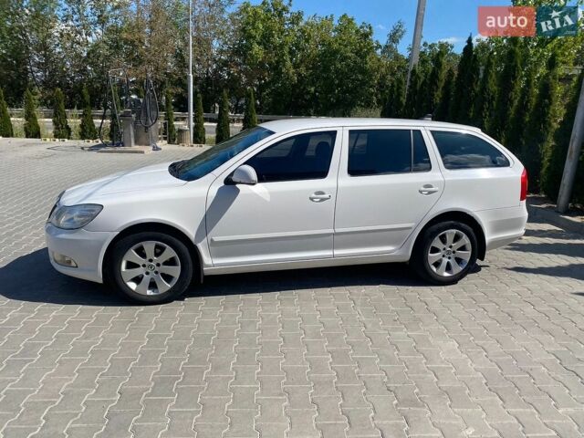 Белый Шкода Октавия, объемом двигателя 1.57 л и пробегом 340 тыс. км за 6700 $, фото 1 на Automoto.ua