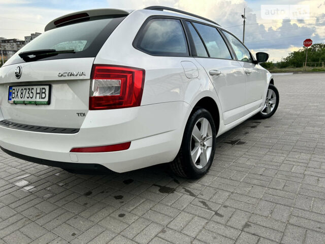 Белый Шкода Октавия, объемом двигателя 1.6 л и пробегом 350 тыс. км за 7900 $, фото 1 на Automoto.ua