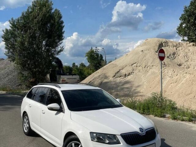 Белый Шкода Октавия, объемом двигателя 0 л и пробегом 180 тыс. км за 9900 $, фото 1 на Automoto.ua