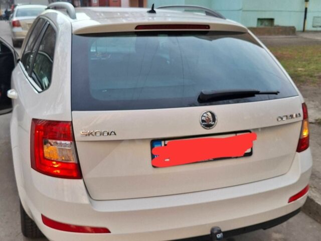 Білий Шкода Октавія, об'ємом двигуна 1.6 л та пробігом 231 тис. км за 10500 $, фото 1 на Automoto.ua