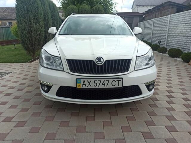 Белый Шкода Октавия, объемом двигателя 1.8 л и пробегом 125 тыс. км за 9600 $, фото 1 на Automoto.ua