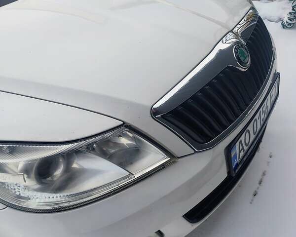 Белый Шкода Октавия, объемом двигателя 1.6 л и пробегом 330 тыс. км за 7800 $, фото 1 на Automoto.ua