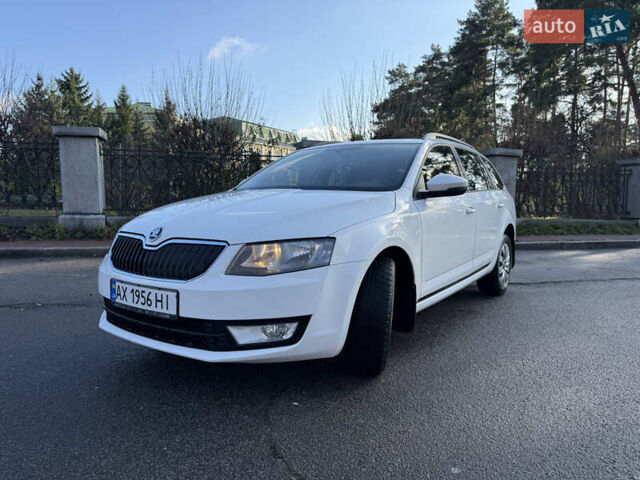 Белый Шкода Октавия, объемом двигателя 1.6 л и пробегом 280 тыс. км за 9500 $, фото 1 на Automoto.ua
