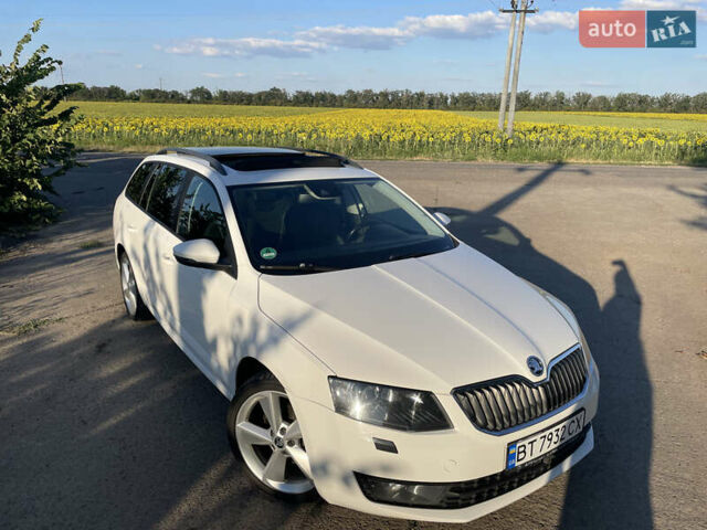 Белый Шкода Октавия, объемом двигателя 1.97 л и пробегом 303 тыс. км за 13500 $, фото 1 на Automoto.ua