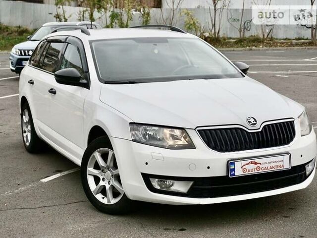 Белый Шкода Октавия, объемом двигателя 1.6 л и пробегом 223 тыс. км за 9700 $, фото 1 на Automoto.ua