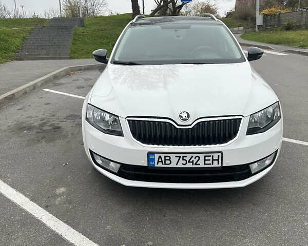 Белый Шкода Октавия, объемом двигателя 1.6 л и пробегом 232 тыс. км за 8800 $, фото 1 на Automoto.ua