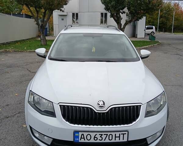 Шкода Октавия 2014 в Ужгороде на Automoto.ua Белый Шкода Октавия, объемом двигателя 1.6 л и пробегом 390 тыс. км за 8400 $, фото 1 на Automoto.ua