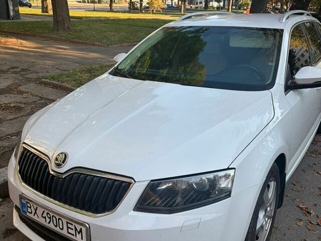 Білий Шкода Октавія, об'ємом двигуна 2 л та пробігом 330 тис. км за 10500 $, фото 1 на Automoto.ua
