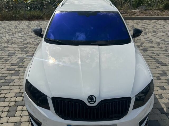 Білий Шкода Октавія, об'ємом двигуна 2 л та пробігом 288 тис. км за 12000 $, фото 1 на Automoto.ua