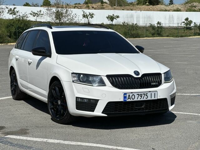 Белый Шкода Октавия, объемом двигателя 2 л и пробегом 225 тыс. км за 13700 $, фото 1 на Automoto.ua
