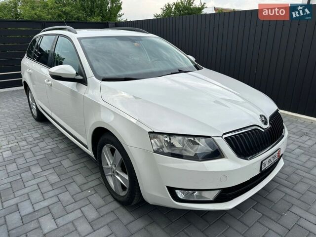 Білий Шкода Октавія, об'ємом двигуна 1.4 л та пробігом 227 тис. км за 8900 $, фото 1 на Automoto.ua