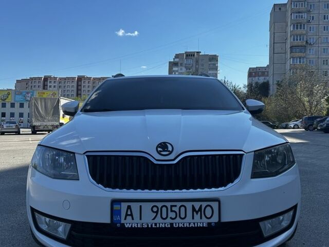 Белый Шкода Октавия, объемом двигателя 2 л и пробегом 285 тыс. км за 12800 $, фото 1 на Automoto.ua
