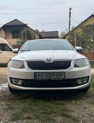 Білий Шкода Октавія, об'ємом двигуна 1.6 л та пробігом 250 тис. км за 9100 $, фото 1 на Automoto.ua