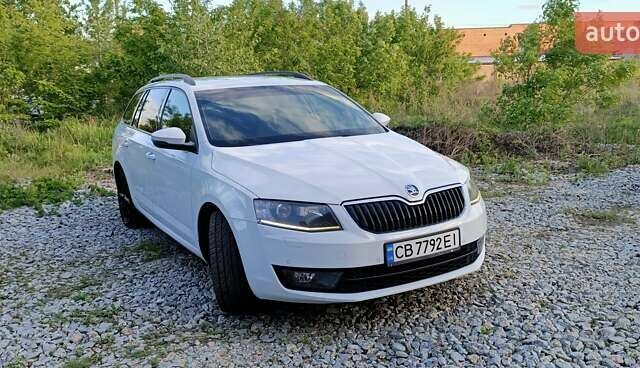 Белый Шкода Октавия, объемом двигателя 1.6 л и пробегом 237 тыс. км за 11700 $, фото 1 на Automoto.ua