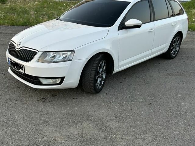 Білий Шкода Октавія, об'ємом двигуна 2 л та пробігом 280 тис. км за 8844 $, фото 1 на Automoto.ua