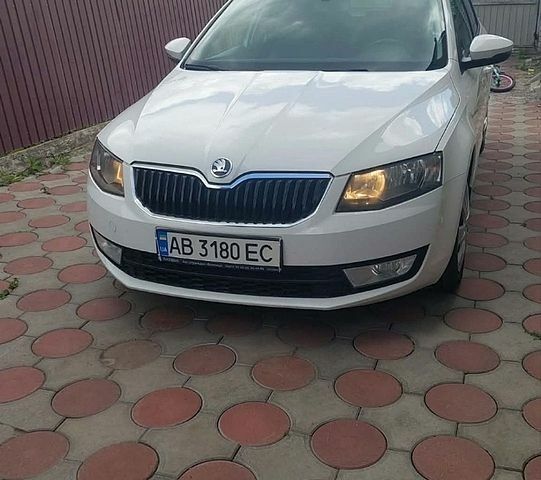 Белый Шкода Октавия, объемом двигателя 1.6 л и пробегом 277 тыс. км за 9900 $, фото 1 на Automoto.ua