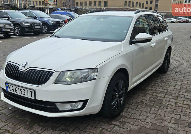 Белый Шкода Октавия, объемом двигателя 1.6 л и пробегом 303 тыс. км за 9700 $, фото 1 на Automoto.ua