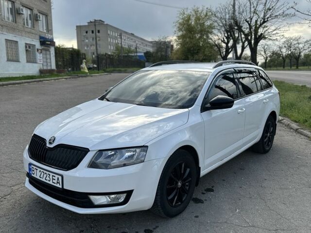 Белый Шкода Октавия, объемом двигателя 1.6 л и пробегом 280 тыс. км за 10000 $, фото 1 на Automoto.ua