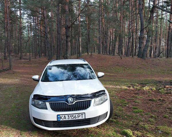 Белый Шкода Октавия, объемом двигателя 1.6 л и пробегом 340 тыс. км за 9500 $, фото 1 на Automoto.ua