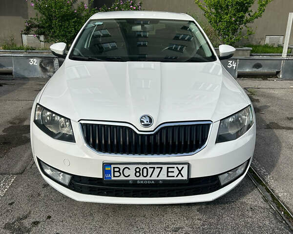 Білий Шкода Октавія, об'ємом двигуна 1.6 л та пробігом 207 тис. км за 10500 $, фото 1 на Automoto.ua
