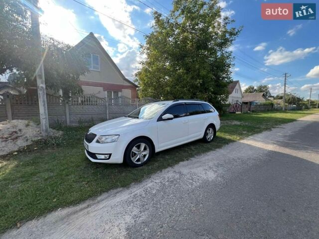 Белый Шкода Октавия, объемом двигателя 1.6 л и пробегом 252 тыс. км за 11500 $, фото 1 на Automoto.ua