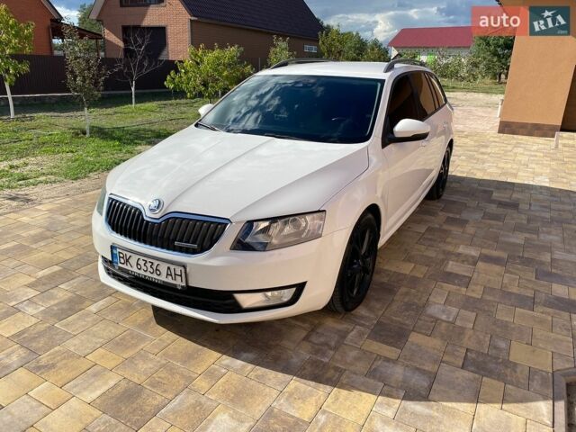 Білий Шкода Октавія, об'ємом двигуна 1.6 л та пробігом 380 тис. км за 9300 $, фото 1 на Automoto.ua
