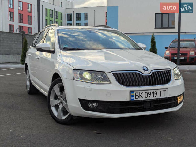 Белый Шкода Октавия, объемом двигателя 1.6 л и пробегом 338 тыс. км за 10399 $, фото 1 на Automoto.ua