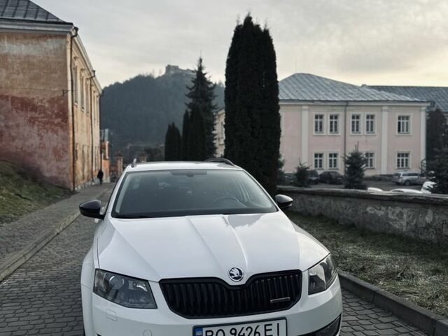Белый Шкода Октавия, объемом двигателя 1.6 л и пробегом 270 тыс. км за 9999 $, фото 1 на Automoto.ua