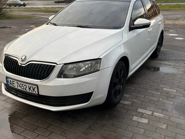 Белый Шкода Октавия, объемом двигателя 1.2 л и пробегом 250 тыс. км за 7100 $, фото 1 на Automoto.ua