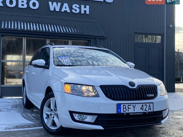 Белый Шкода Октавия, объемом двигателя 1.6 л и пробегом 380 тыс. км за 9300 $, фото 1 на Automoto.ua