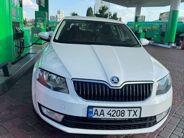 Білий Шкода Октавія, об'ємом двигуна 1.8 л та пробігом 132 тис. км за 10800 $, фото 1 на Automoto.ua