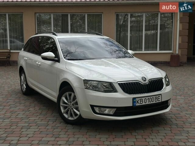 Белый Шкода Октавия, объемом двигателя 1.6 л и пробегом 257 тыс. км за 10750 $, фото 1 на Automoto.ua