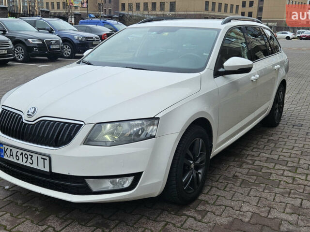 Белый Шкода Октавия, объемом двигателя 1.6 л и пробегом 303 тыс. км за 8900 $, фото 1 на Automoto.ua