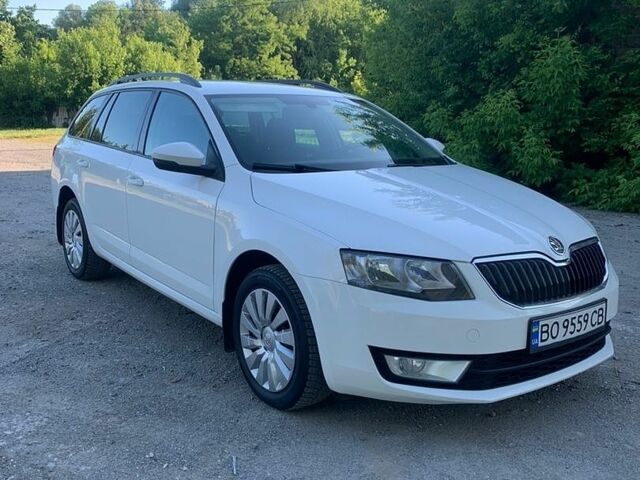 Белый Шкода Октавия, объемом двигателя 1.97 л и пробегом 325 тыс. км за 9800 $, фото 1 на Automoto.ua