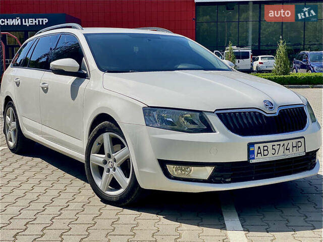 Белый Шкода Октавия, объемом двигателя 1.6 л и пробегом 237 тыс. км за 8750 $, фото 1 на Automoto.ua