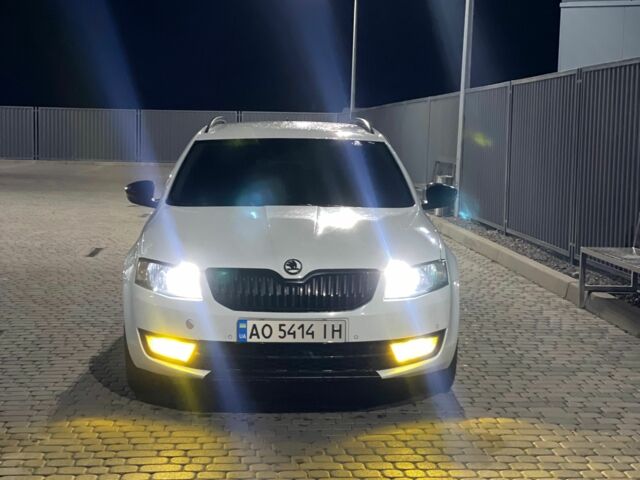 Білий Шкода Октавія, об'ємом двигуна 1.6 л та пробігом 162 тис. км за 10200 $, фото 1 на Automoto.ua