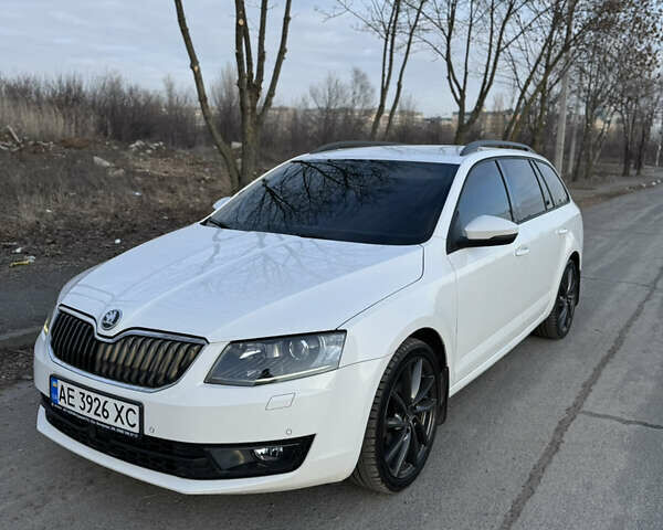 Белый Шкода Октавия, объемом двигателя 1.6 л и пробегом 232 тыс. км за 11700 $, фото 1 на Automoto.ua