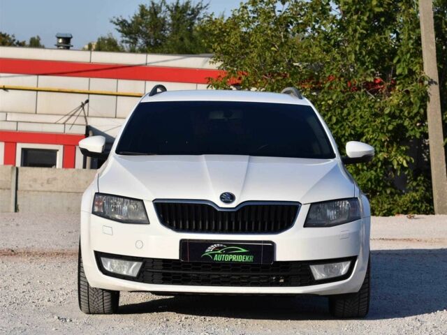 Шкода Октавия 2014 в Кривом Роге на Automoto.ua Белый Шкода Октавия, объемом двигателя 1.6 л и пробегом 304 тыс. км за 8999 $, фото 1 на Automoto.ua