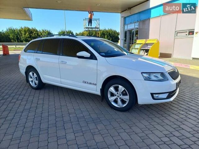 Белый Шкода Октавия, объемом двигателя 1.6 л и пробегом 273 тыс. км за 9600 $, фото 1 на Automoto.ua