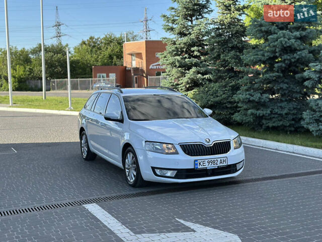 Белый Шкода Октавия, объемом двигателя 1.6 л и пробегом 295 тыс. км за 9999 $, фото 1 на Automoto.ua