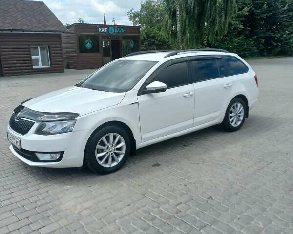 Белый Шкода Октавия, объемом двигателя 1.6 л и пробегом 241 тыс. км за 11300 $, фото 1 на Automoto.ua