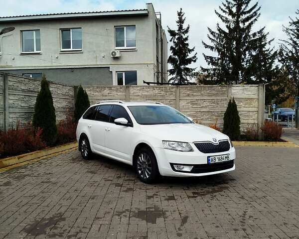 Шкода Октавия 2014 в Казатине на Automoto.ua Белый Шкода Октавия, объемом двигателя 1.97 л и пробегом 199 тыс. км за 11500 $, фото 1 на Automoto.ua
