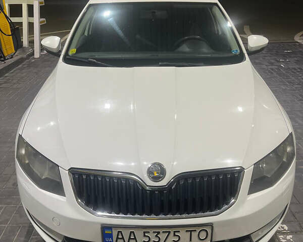 Шкода Октавия 2014 в Киеве на Automoto.ua Белый Шкода Октавия, объемом двигателя 1.6 л и пробегом 315 тыс. км за 10000 $, фото 1 на Automoto.ua