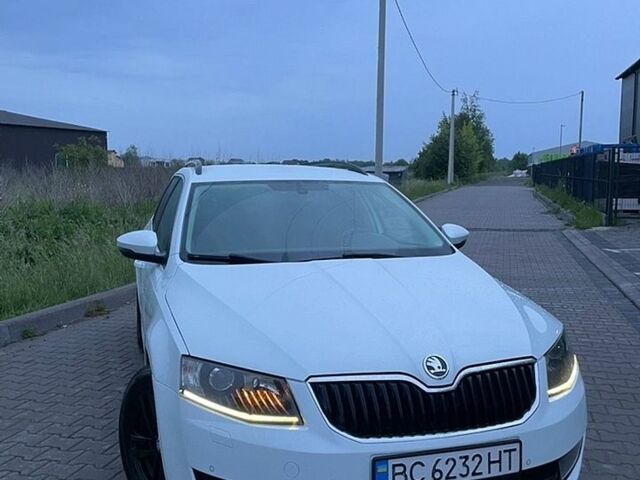 Білий Шкода Октавія, об'ємом двигуна 2 л та пробігом 300 тис. км за 10000 $, фото 1 на Automoto.ua