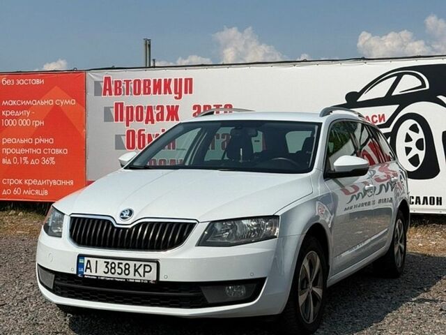 Белый Шкода Октавия, объемом двигателя 1.6 л и пробегом 307 тыс. км за 9900 $, фото 1 на Automoto.ua