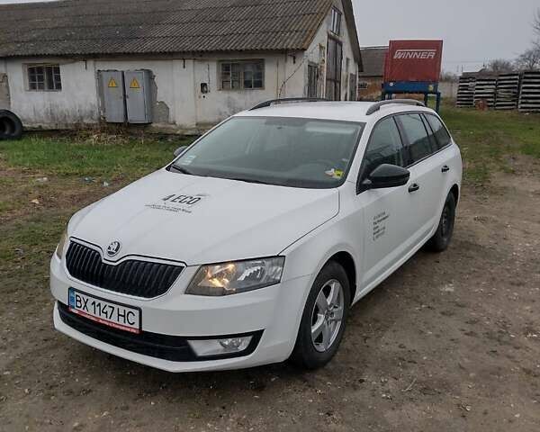 Белый Шкода Октавия, объемом двигателя 1.6 л и пробегом 260 тыс. км за 9990 $, фото 1 на Automoto.ua