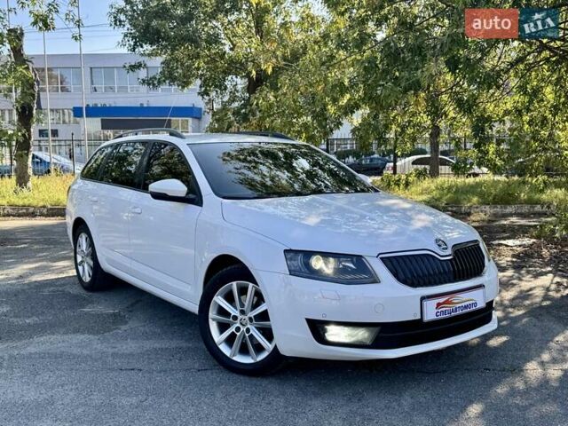 Белый Шкода Октавия, объемом двигателя 2 л и пробегом 230 тыс. км за 11990 $, фото 1 на Automoto.ua