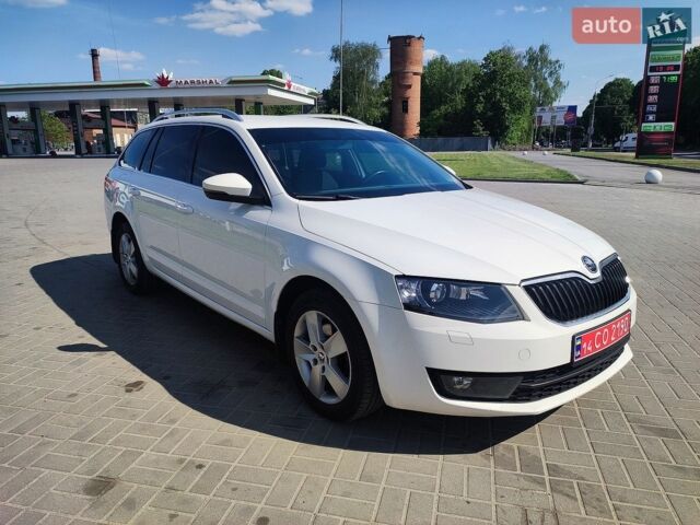 Белый Шкода Октавия, объемом двигателя 2 л и пробегом 273 тыс. км за 11999 $, фото 1 на Automoto.ua