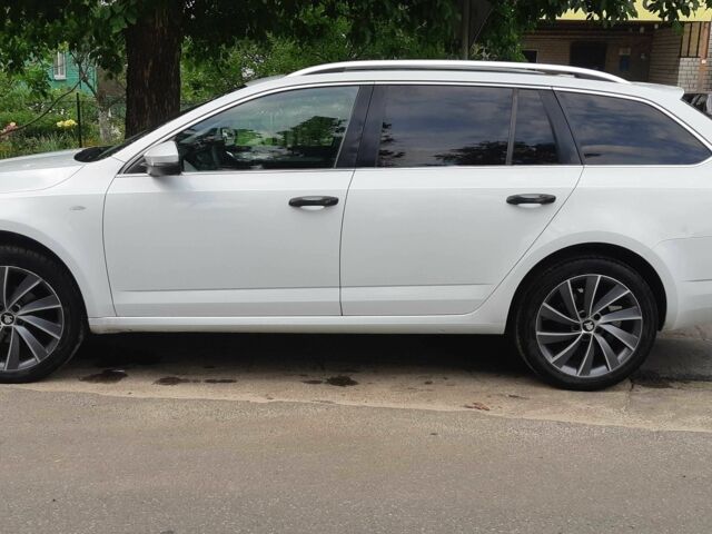 Белый Шкода Октавия, объемом двигателя 1.6 л и пробегом 317 тыс. км за 9100 $, фото 1 на Automoto.ua